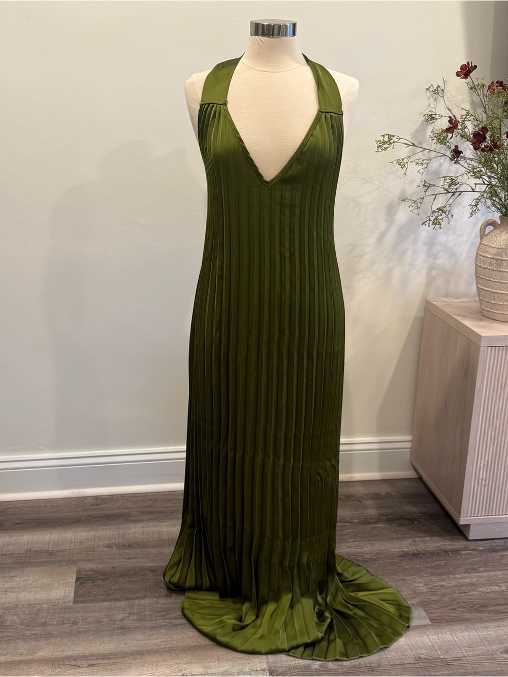 SHEIN Olive Green Pleated Halter V-Neck Maxi Dress